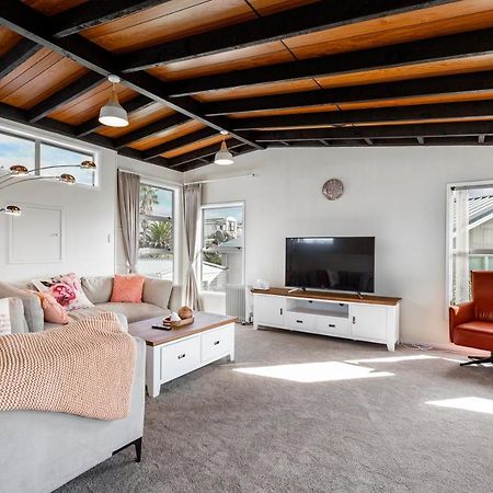فيلا Couches, Bar Table & Kawau View Snells Beach المظهر الخارجي الصورة